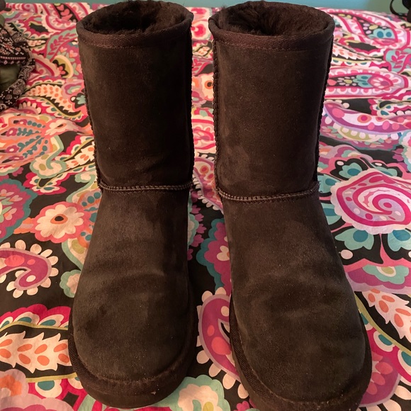 black ugg boots - Picture 2 of 2